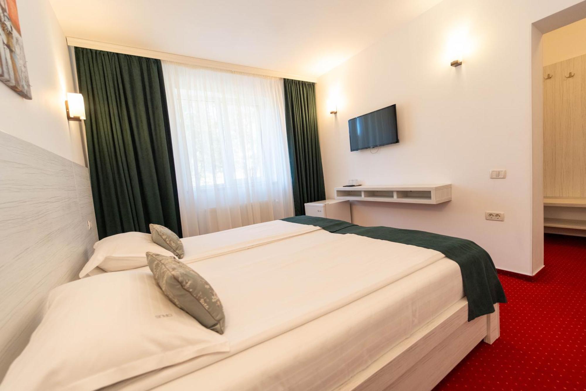 פרדיאל Hotel Cirus מראה חיצוני תמונה