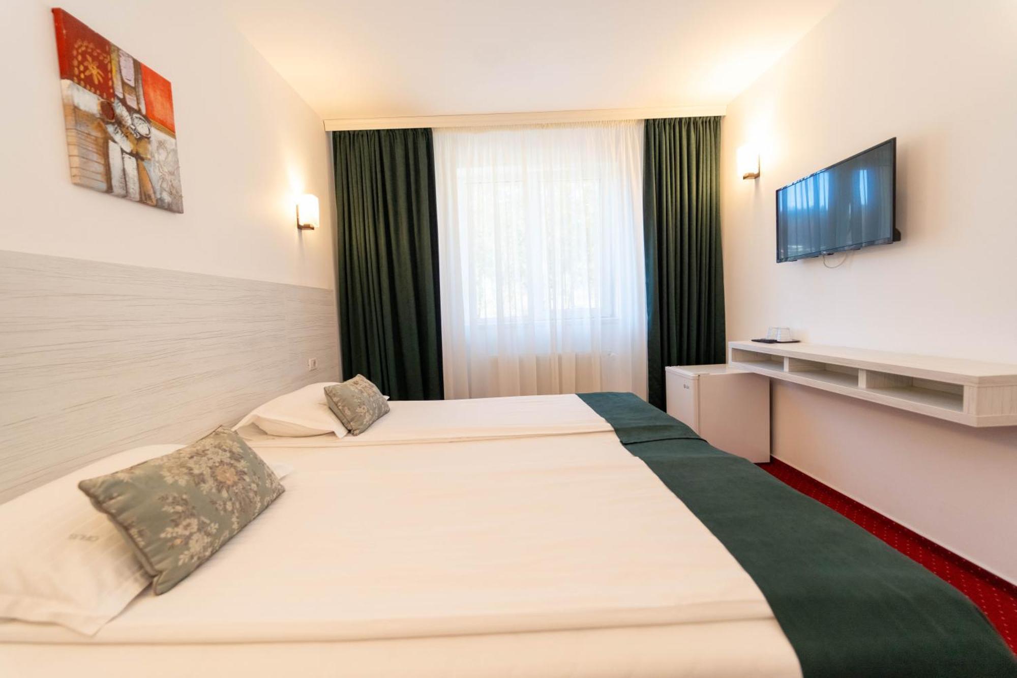 פרדיאל Hotel Cirus מראה חיצוני תמונה